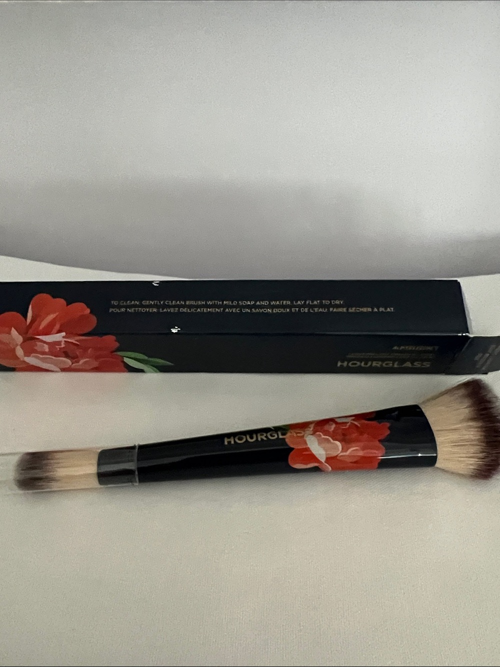 Hourglass Dual-Ended Brush Ambient Lighting Edit II - Fox